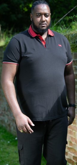 D555 CHESTER Pique Polo With Red Collar With Tipping Detail And Chest Embroidery Black - Polo- & piqueskjorter - Poloskjorte i store størrelser - 2XL-8XL