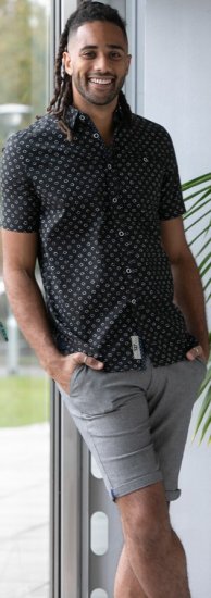 D555 Matlock Short Sleeve AOP Shirt With Hidden Button Down Black - Skjorter - Store skjorter - 2XL-8XL