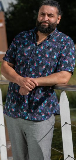 D555 Farnborough Short Sleeve Guitar AOP Shirt With Hidden Button Down Black - Skjorter - Store skjorter - 2XL-8XL
