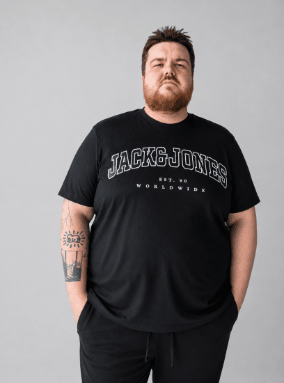 Jack & Jones CALEB VARSITY O-Neck T-Shirt Black - T-skjorter - Store T-skjorter - 2XL-14XL