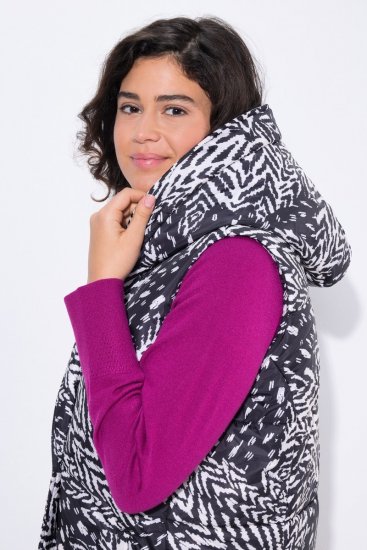 Ulla Popken 838435 Lang quiltet vest med trykk Svart - Vester - 