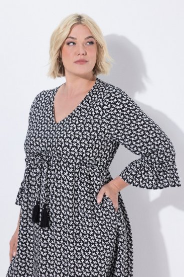 Ulla Popken 847798 A-formet midikjole med V-hals Svart - Midikjoler - Midikjoler i store størrelser