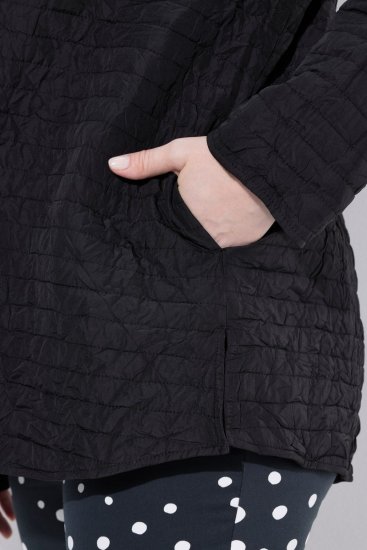 Ulla Popken 852076 Vattert crêpejakke med ståkrage Svart - Jakker - Damejakker i store størrelser