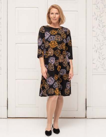 Scandinavian Caramel Flower Petals Dress Lavender and Orange - DAMEKLÆR 40-66 - Dameklær i store størrelser