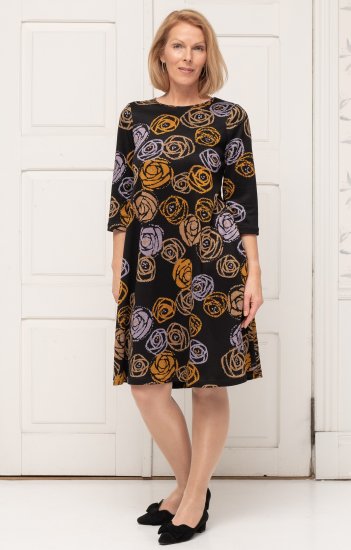 Scandinavian Caramel Flower Petals Dress Lavender and Orange - DAMEKLÆR 40-66 - Dameklær i store størrelser
