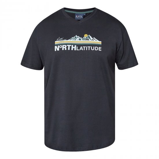 North Latitude Mountain T-Shirt V-Neck Svart - T-skjorter - Store T-skjorter - 2XL-14XL