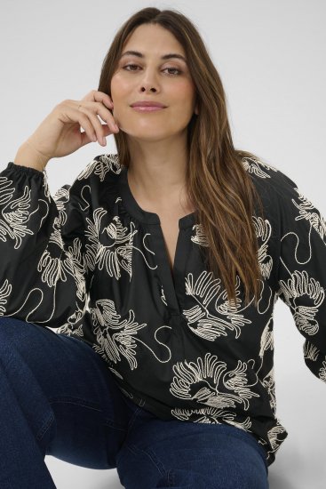 Kaffe Curve Kimmie Blouse Black Chalk Embroidery - Bluser - 
