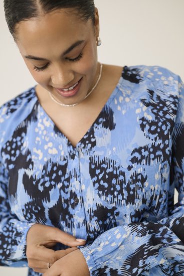 Kaffe Curve Aliana Dress Blue Flower Animal - Midikjoler - 