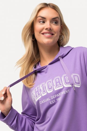 Ulla Popken City Name Graphic Hoodie Light Purple - Hettegensere og collegegensere - Myke gensere, hettegensere og strikk