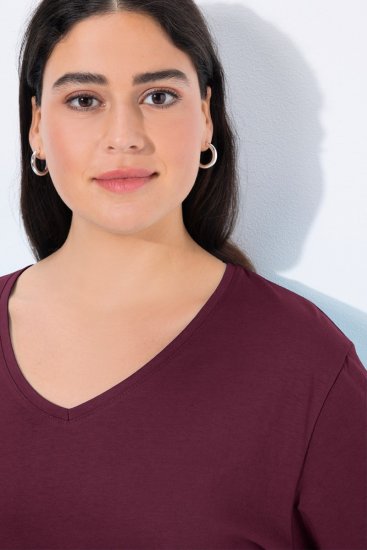Ulla Popken Back To Basics V-Neck Relaxed Fit Cotton Tee Dark Berry - T-skjorter - T-skjorter for damer