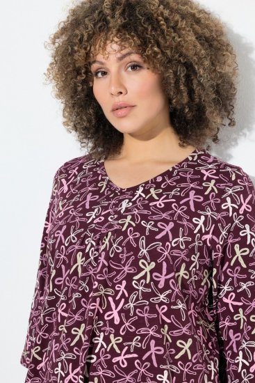 Ulla Popken Ribbon Print 3/4 Sleeve Asymmetric Tee Plum - Trykket T-skjorter for dame - T-skjorter med trykk for dame