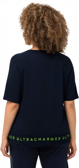 Ulla Popken Classic Fit Half-Sleeve Crew Neck T-shirt With Hem Inscription Navy Blue - Trykket T-skjorter for dame - 